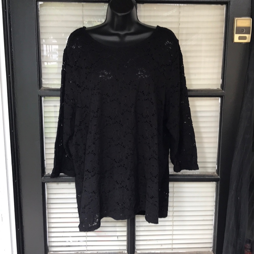 Avenue Black Lace Top